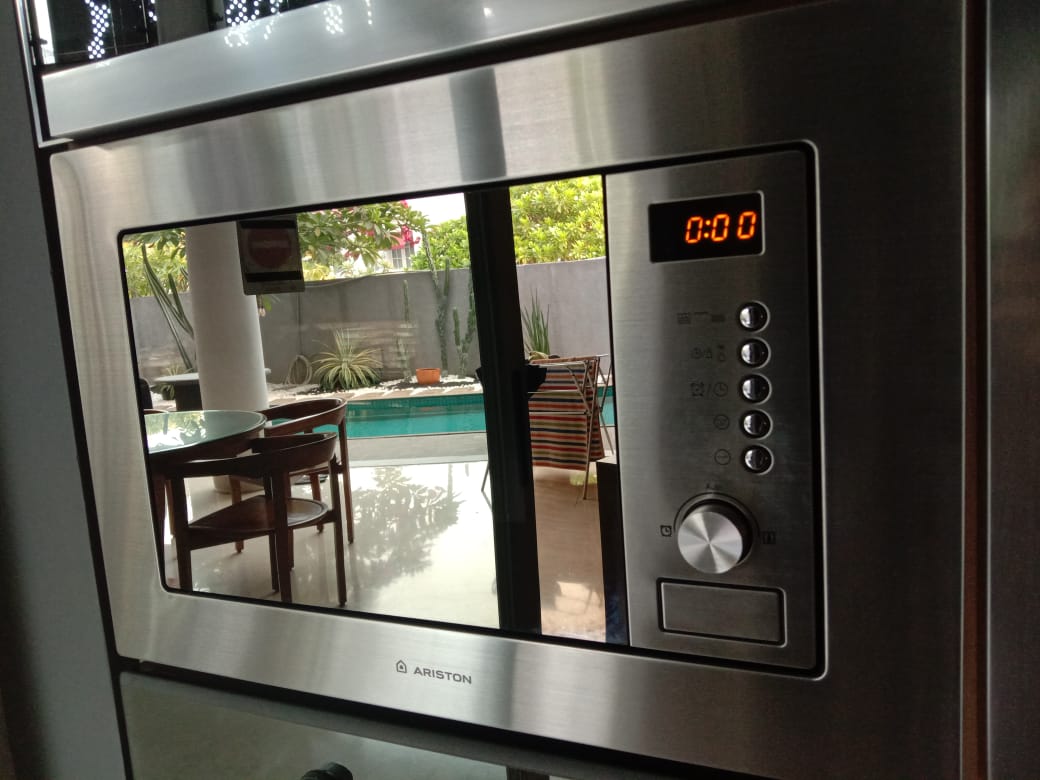 Microwave Ariston